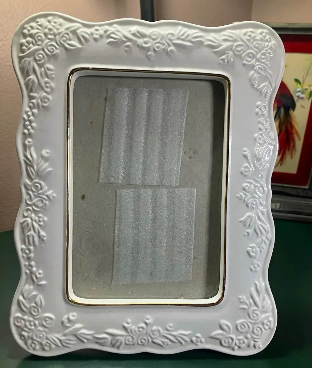 Vintage Frame Ceramic Ornate Floral Photo Frame 4x6 Landscape Easel Back White